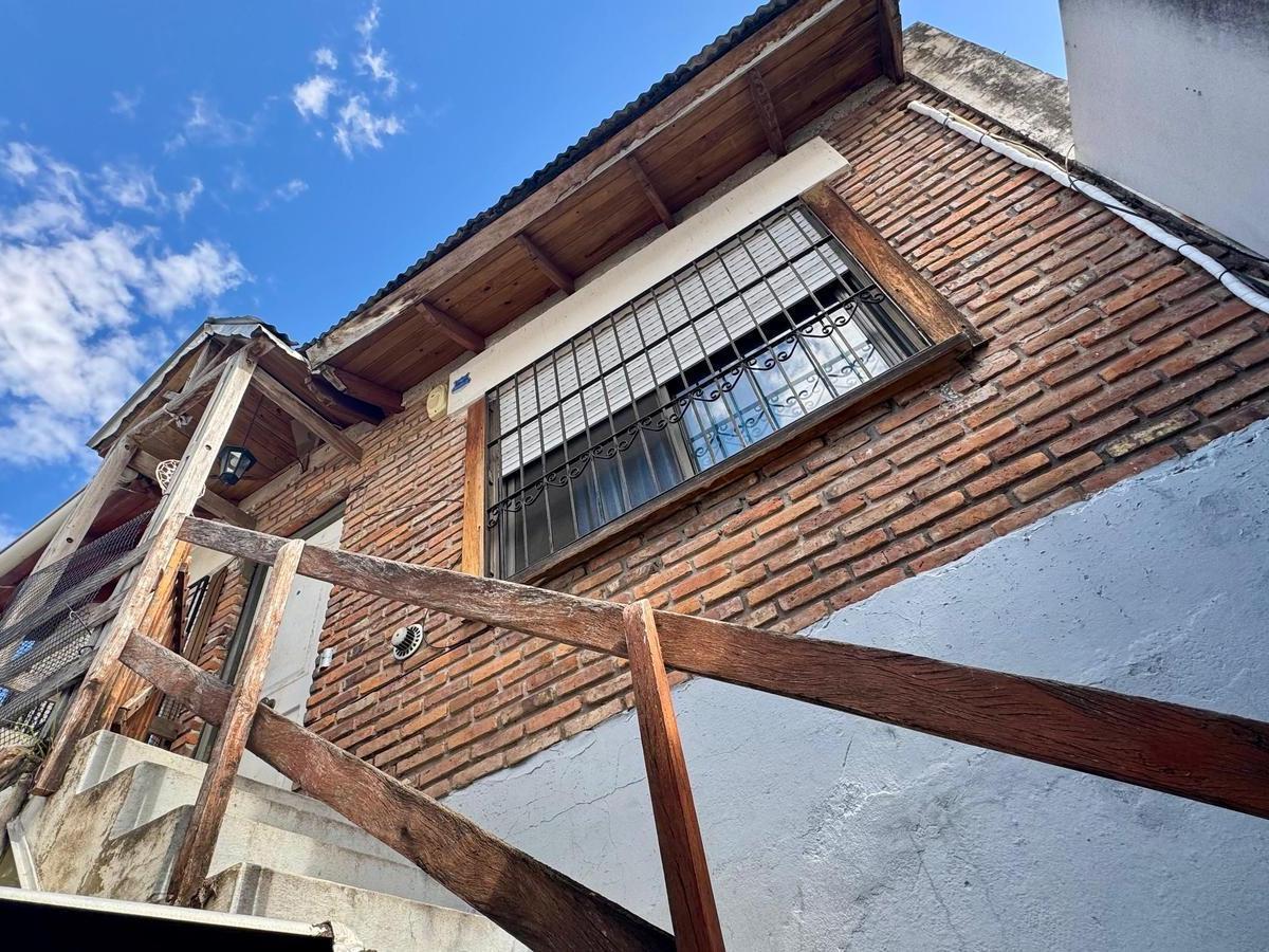 Casa de pasillo a la venta