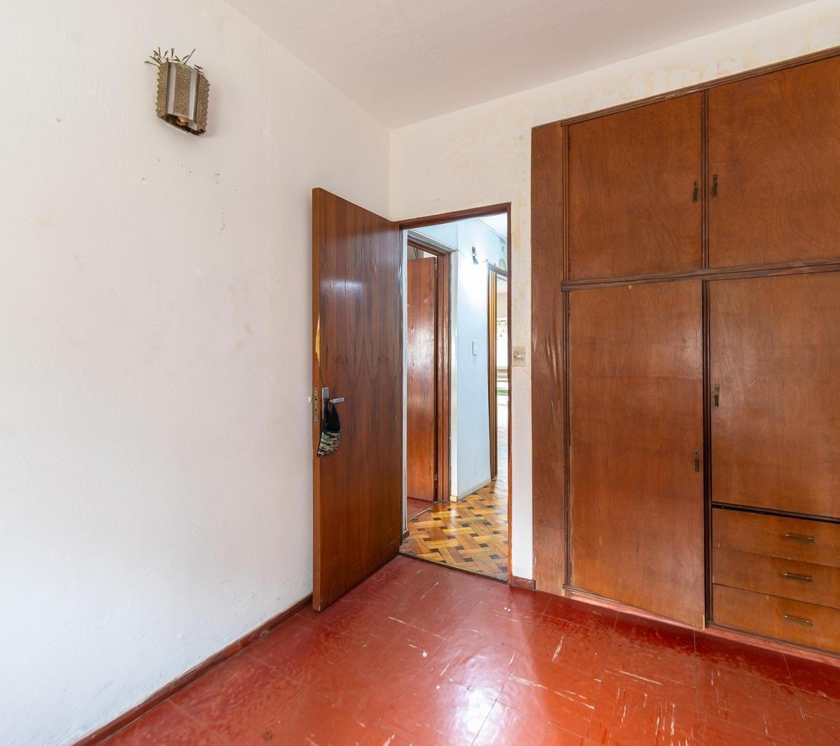 En Venta - Departamento de Tres Dorm. con Cochera - Republica La Sexta 1