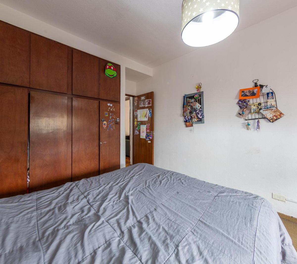 En Venta - Departamento de Tres Dorm. con Cochera - Republica La Sexta 4
