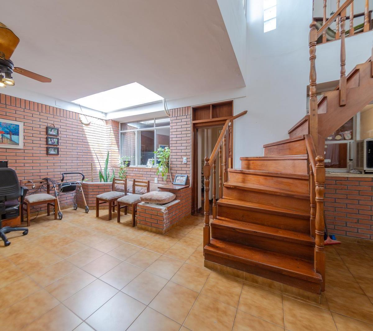 Casa Interna Unica en Venta - 4 Dorm. - Zona Centro 3