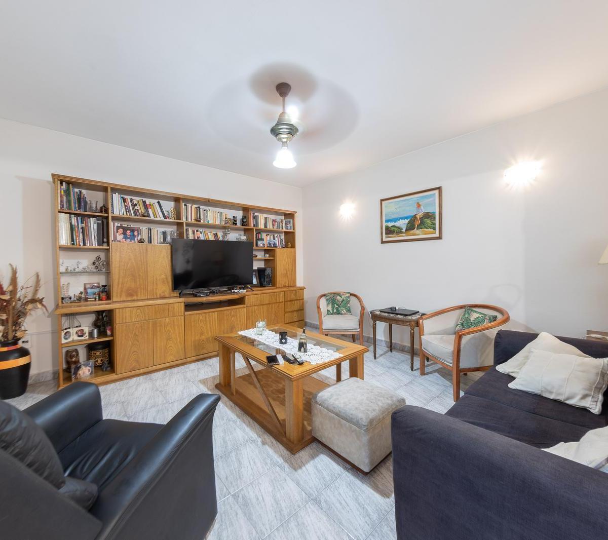 Casa Interna Unica en Venta - 4 Dorm. - Zona Centro 1