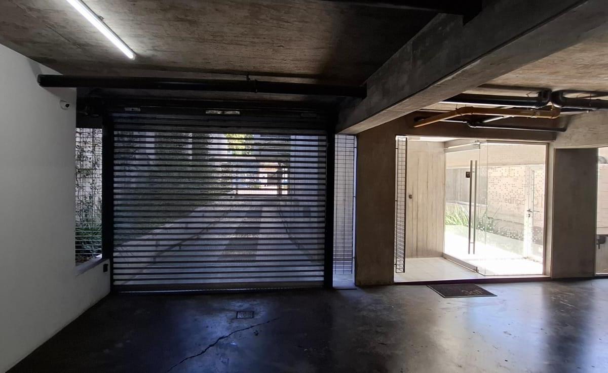 VENTA - CUATRO COCHERAS - BARRIO LOURDES