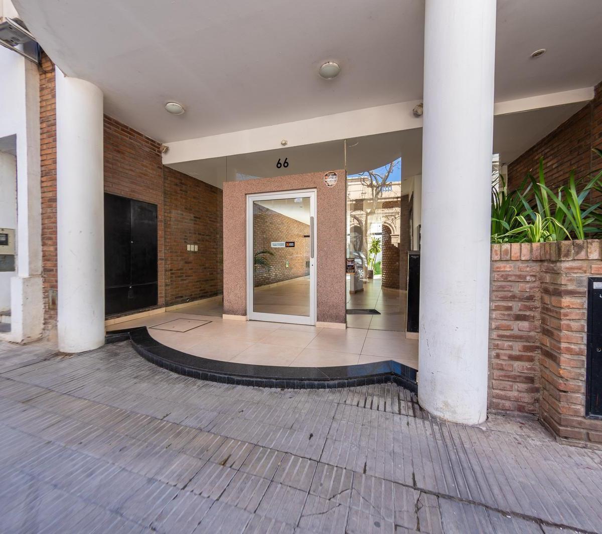 Venta - Dúplex de Tres Dorm. con Balcón y Vista Al Río - Barrio Martin 3
