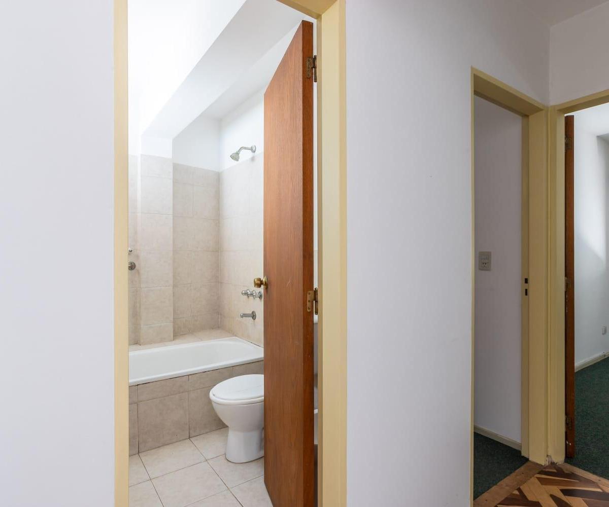 Venta - Departamento Dos Dorm. - Barrio Sarmiento 5