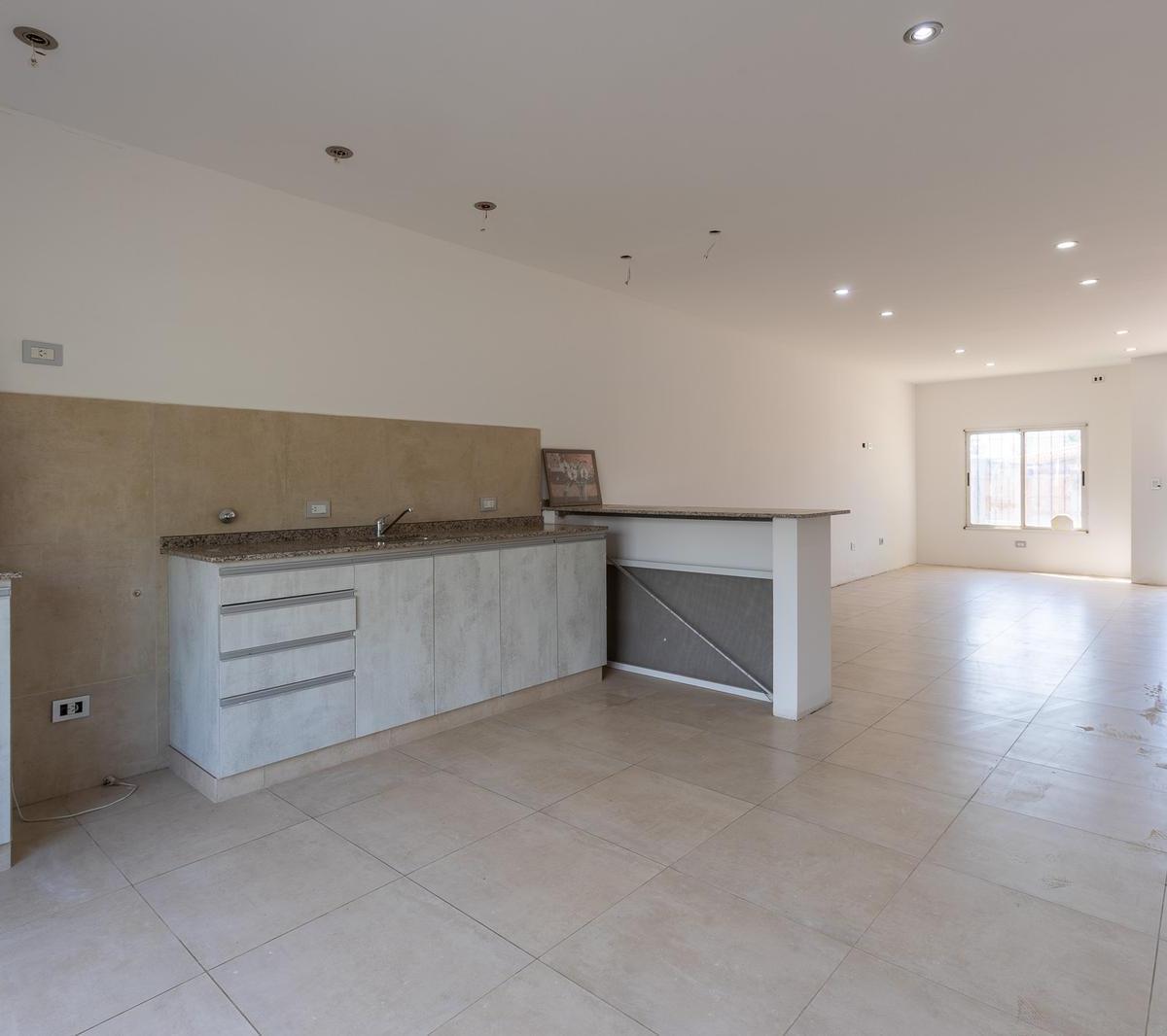 Foto de VENTA - CASA TRES DORMITORIOS - TIERRA DE SUEÑOS 3 ROLDAN, imagen 4