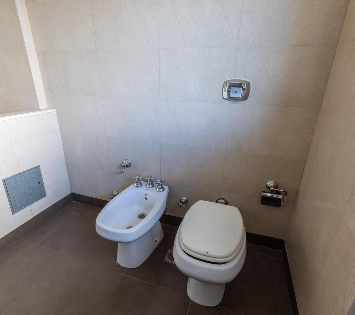 Venta - Departamento 4 Dorm. y Cochera - Paseo del Siglo 5