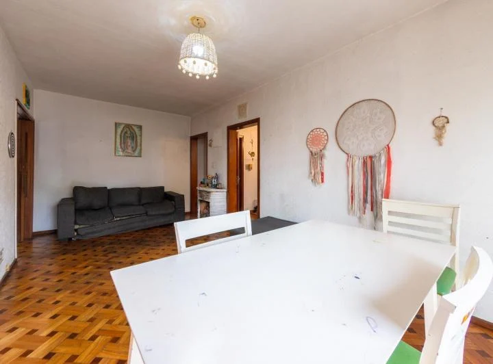 EN VENTA- DEPARTAMENTO DE TRES DORMITORIOS CON COCHERA- REPUBLICA LA SEXTA 5