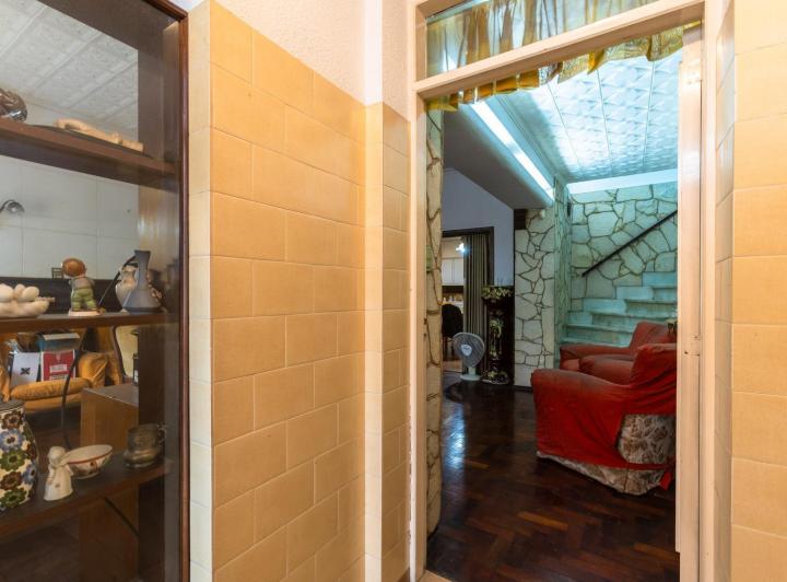 VENTA - CASA TRES DORMITORIOS CON COCHERA- ESPAÑA Y HOSPITALES 3
