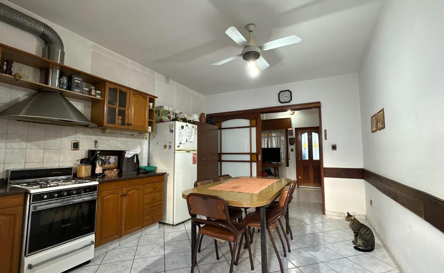 VENTA CASA DE 2 DORMITORIOS GALPÓN - BARRIO BELGRANO