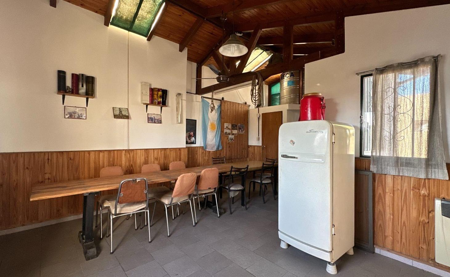 VENTA CASA DE 2 DORMITORIOS GALPÓN - BARRIO BELGRANO