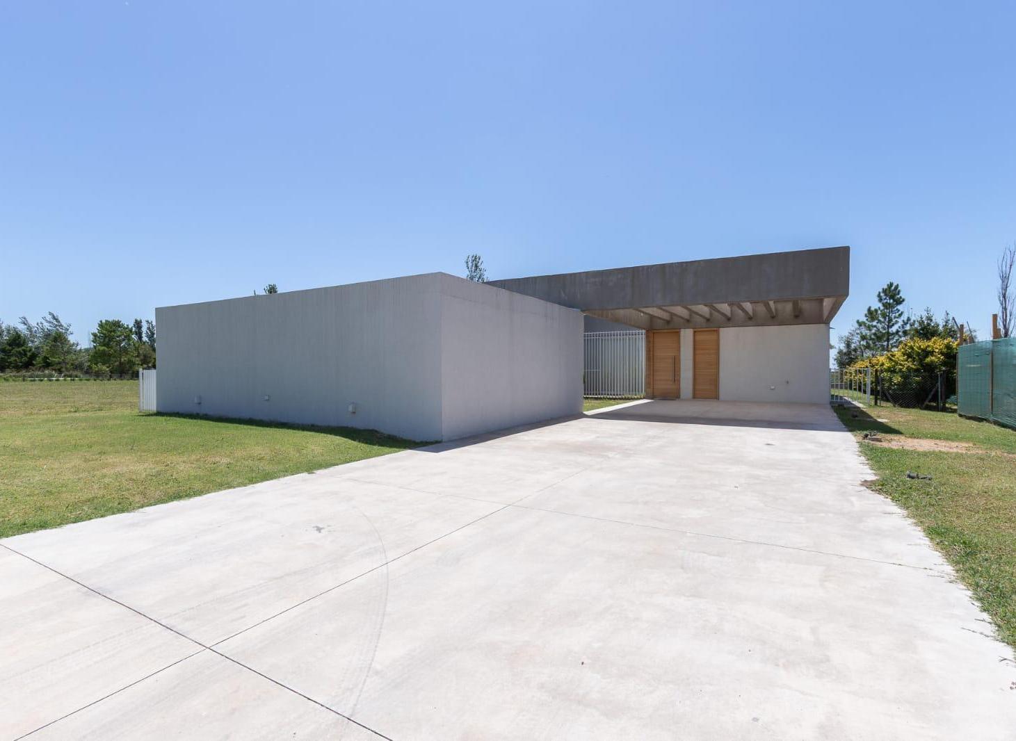 VENTA - CASA DE 3 DORMITORIOS - BARRIO LA RINCONADA, IBARLUCEA