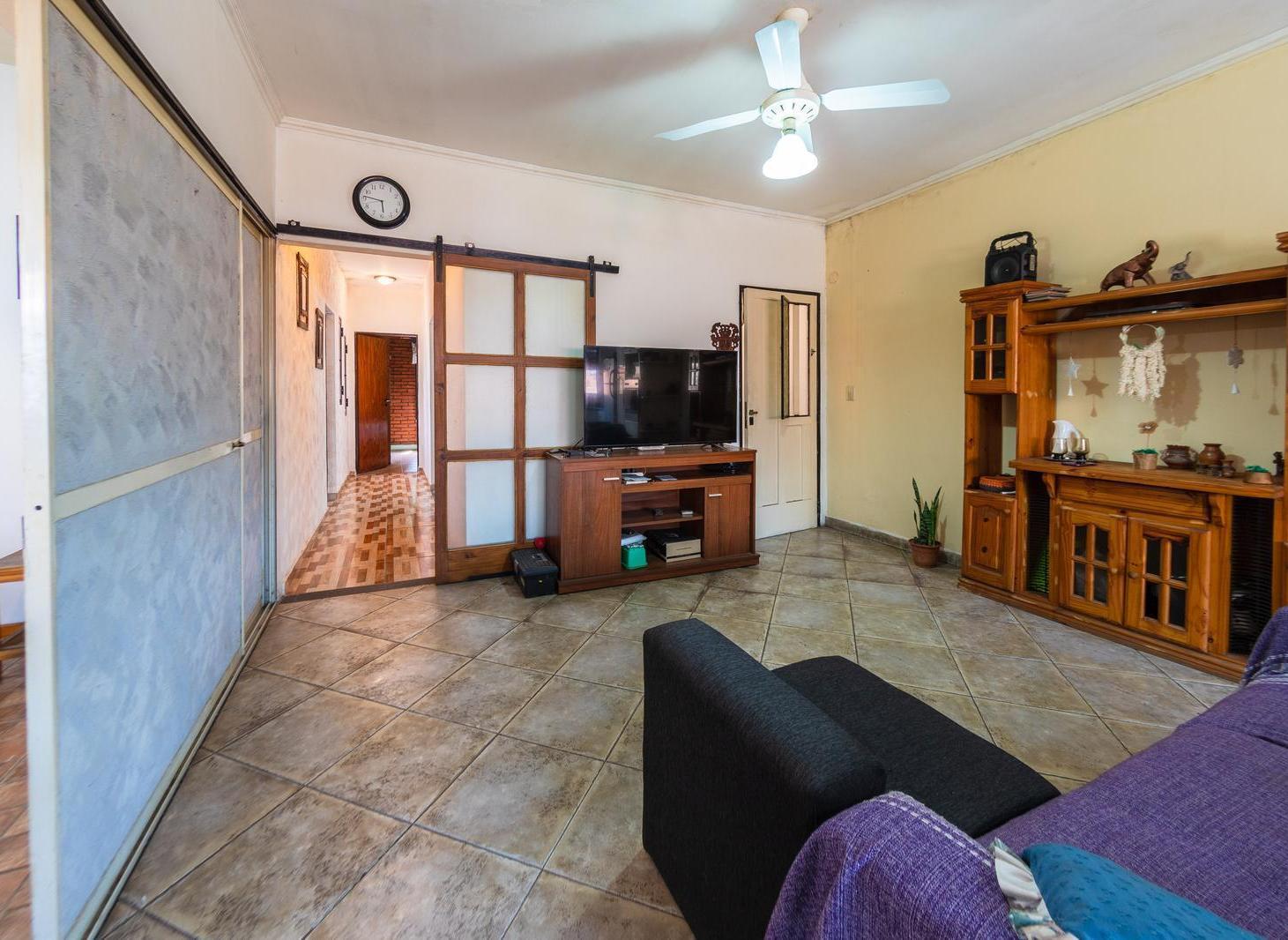 VENTA - CASA UNIFAMILIAR - BARRIO BELGRANO