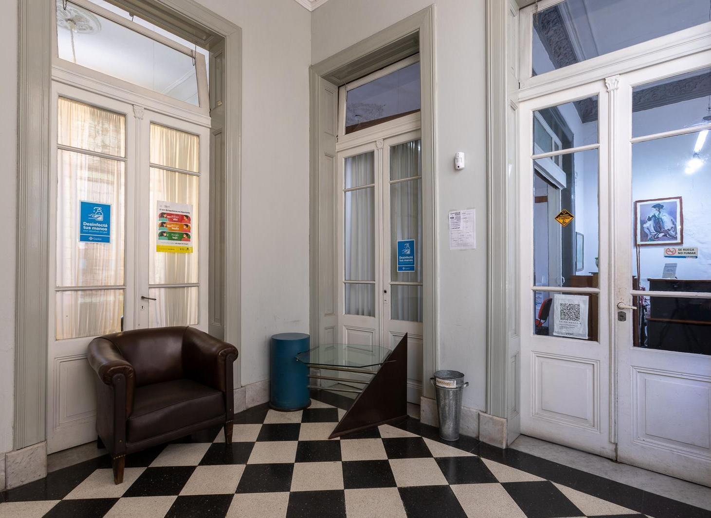 Foto de EN VENTA - OFICINA PARA USO INSTITUCIONAL/ PROFESIONAL -CENTRO, imagen 5