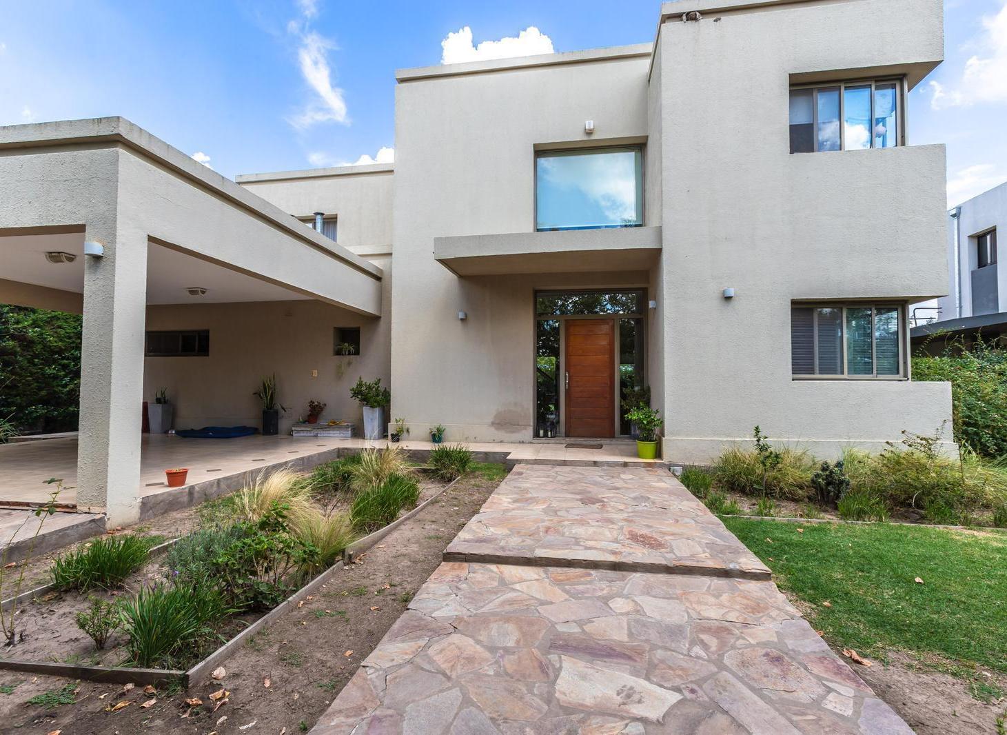 EN VENTA - CASA 4 DORMITORIOS EN GREENES DE FISHERTON - ROSARIO