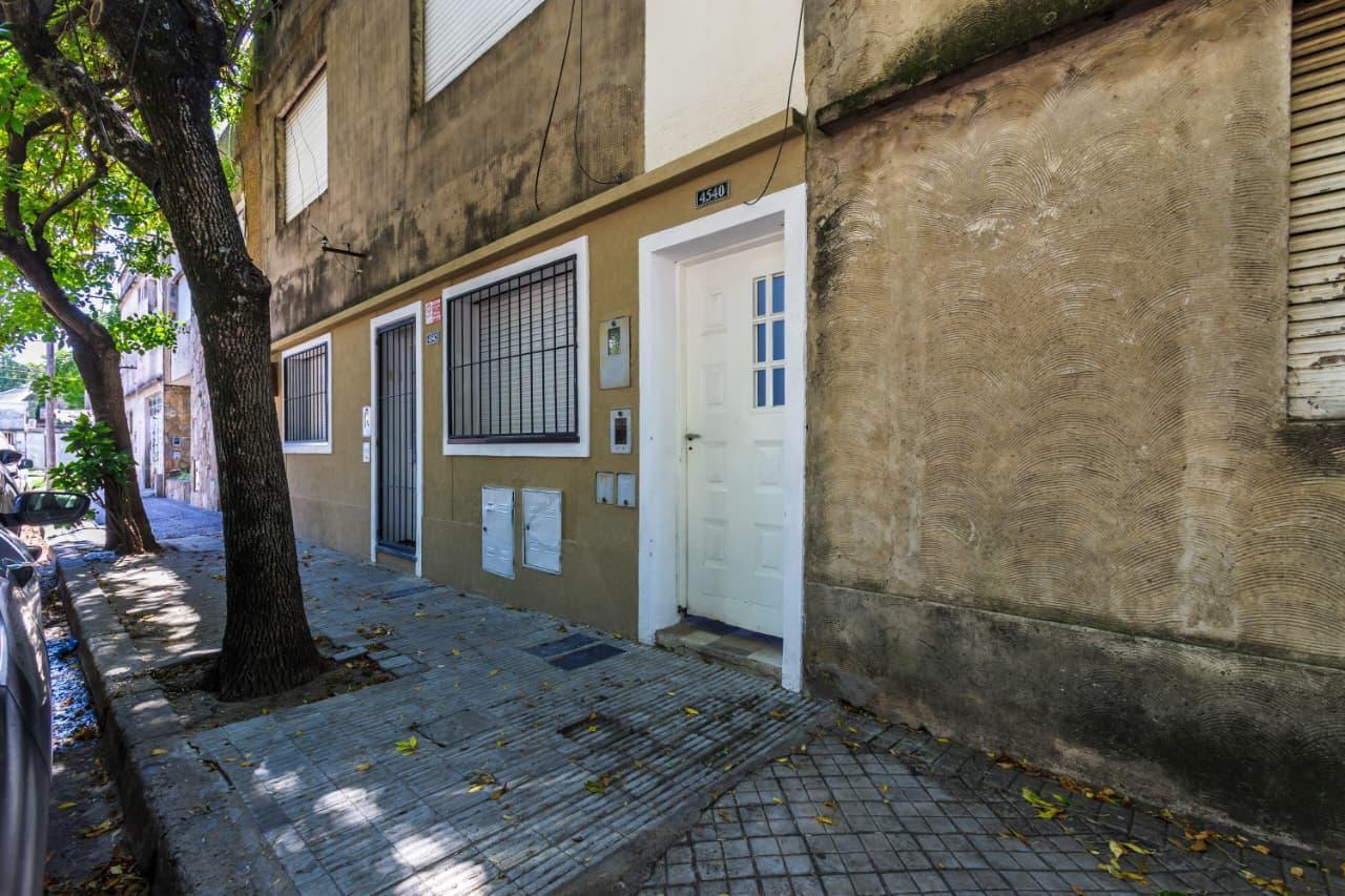 VENTA - CASA 2 DORMITORIOS - REMEDIOS DE ESCALADA DE SAN MARTÍN ROSARIO