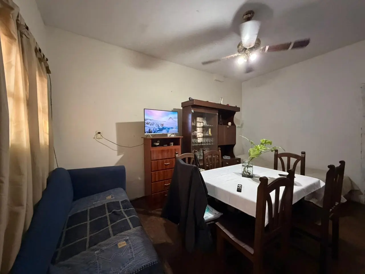VENTA CASA AL FRENTE (EN PH) BARRIO ABASTO 3