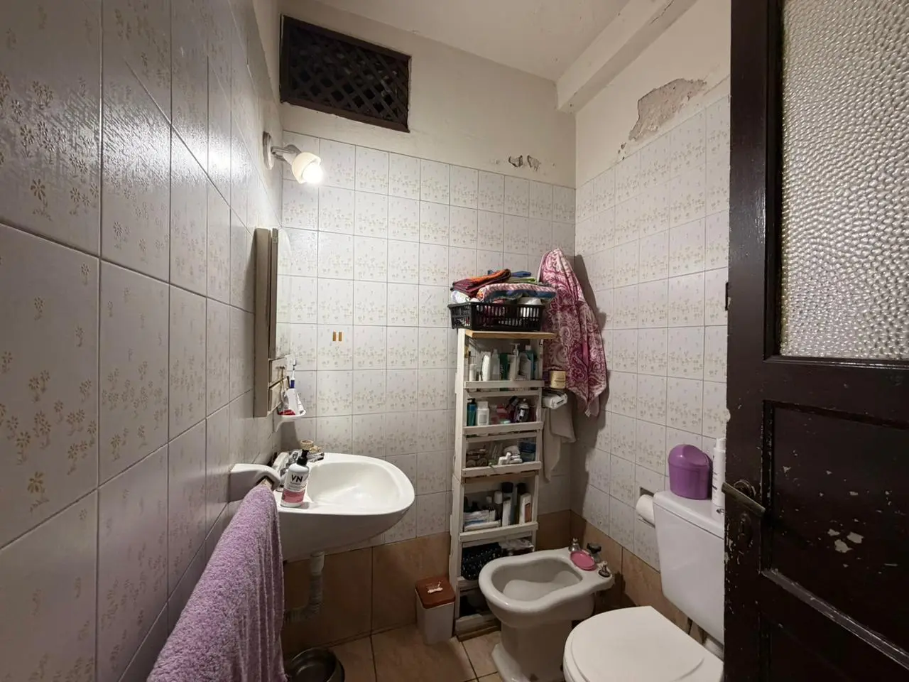 VENTA CASA AL FRENTE (EN PH) BARRIO ABASTO 1