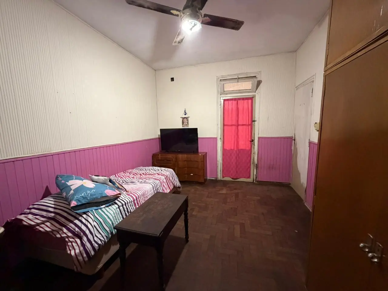 VENTA CASA AL FRENTE (EN PH) BARRIO ABASTO 5