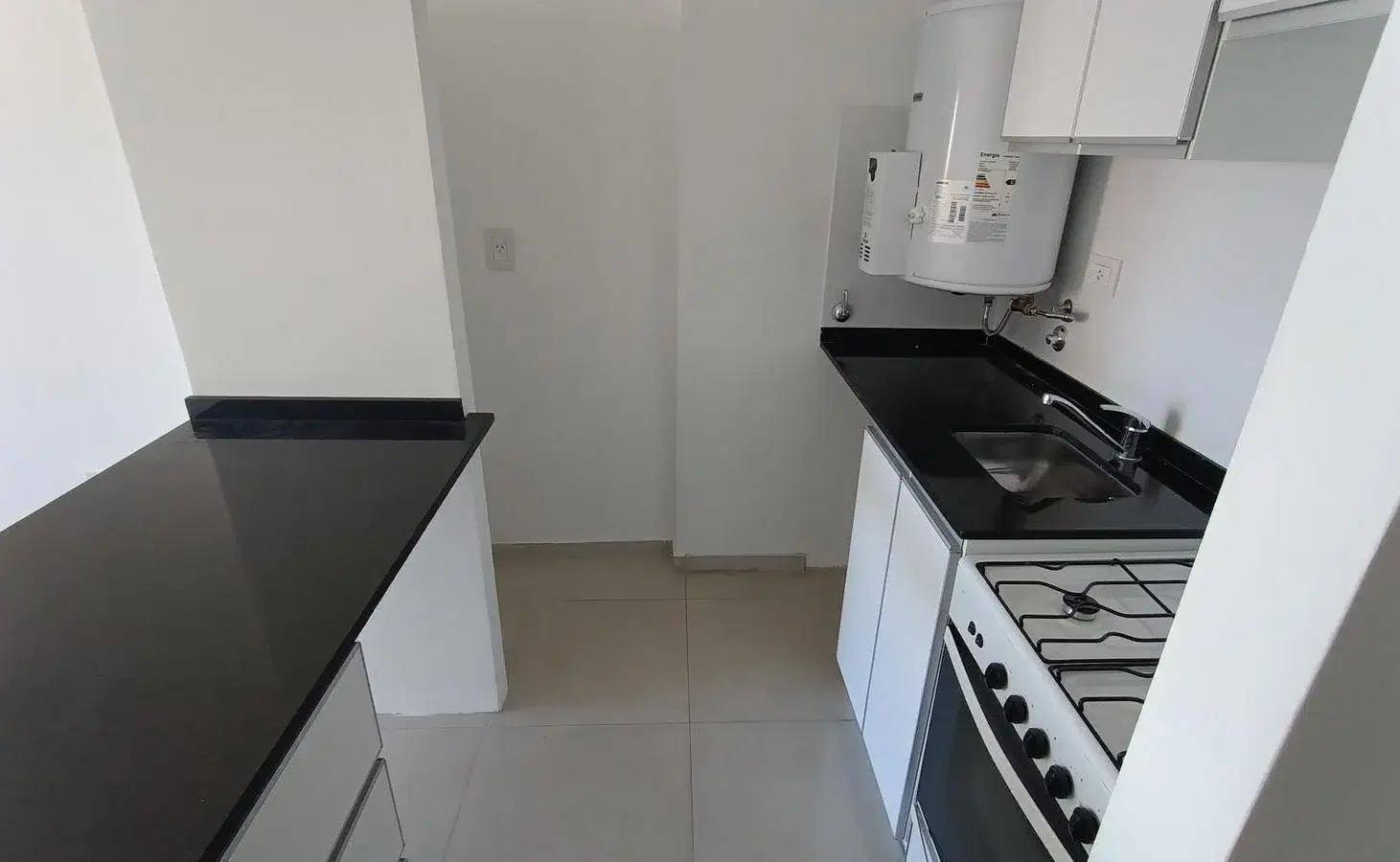 VENTA DEPARTAMENTO MONOAMBIENTE. BALCON. BARRIO MARTIN 5