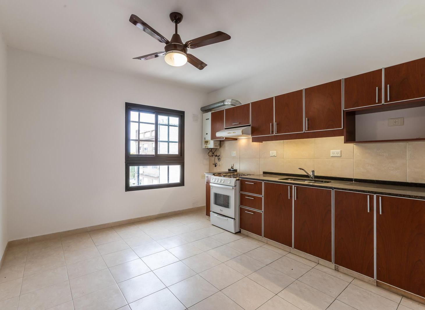 Foto de EN VENTA - DEPARTAMENTO 2 DORMITORIOS CON COCHERA APTO CRÉDITO - BARRIO, imagen 1