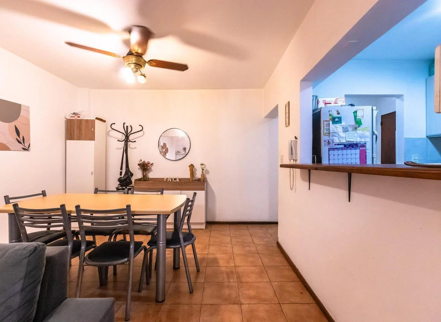 EN VENTA-DEPARTAMENTO DE TRES DORMITORIOS CON BALCÓN AL FRENTE-ZONA CENTRO RÍO 5