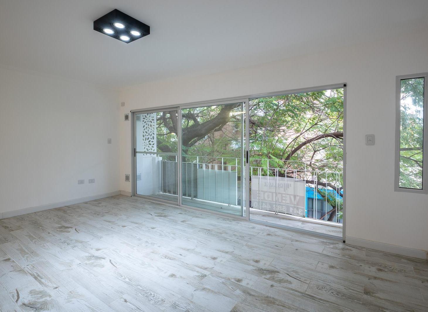 Foto de VENTA - DEPARTAMENTO SEMIPISO 1 DORMITORIO C/BALCON AL FRENTE - BARRIO, imagen 4