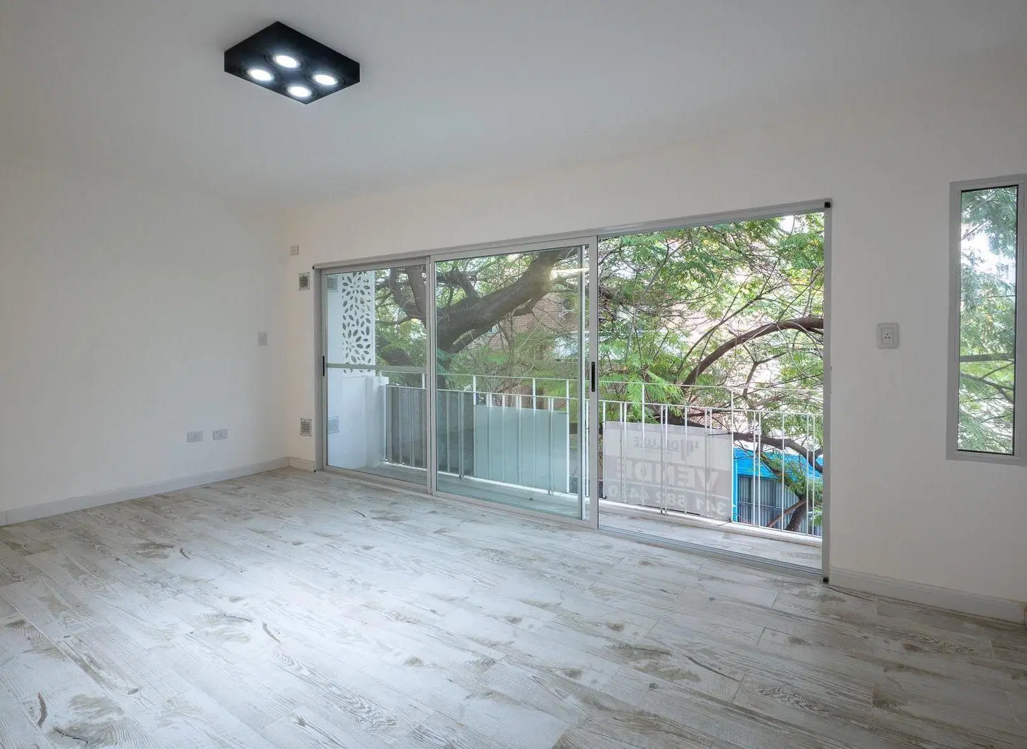 VENTA - DEPARTAMENTO SEMIPISO 1 DORMITORIO C/BALCON AL FRENTE - BARRIO CENTRO 4