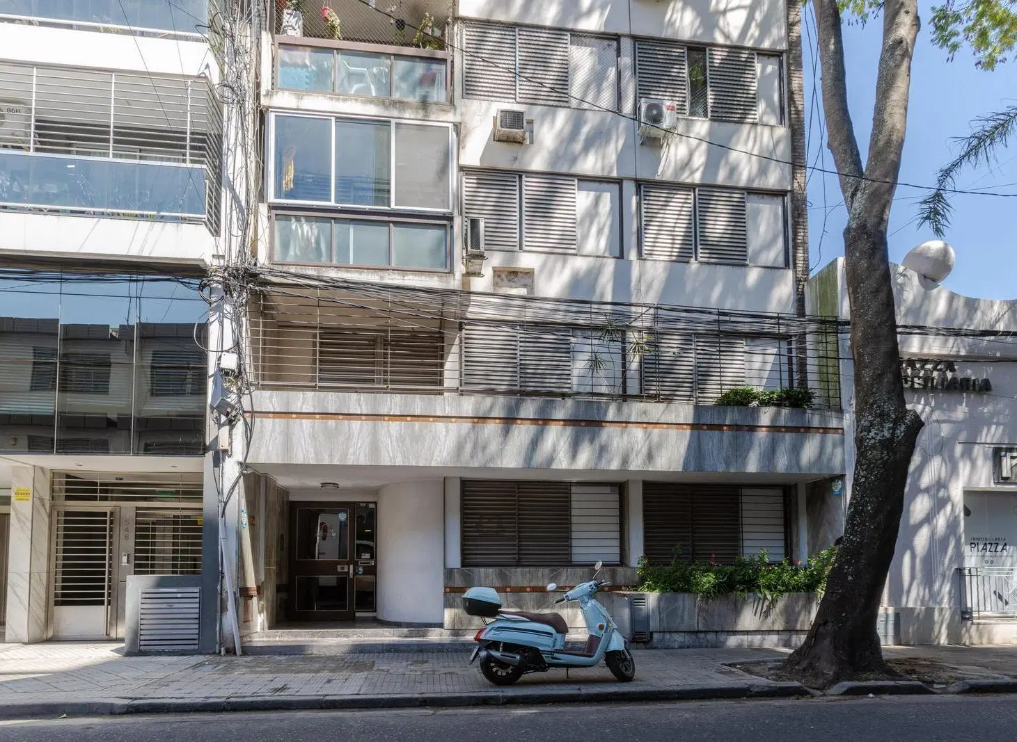 DEPARTAMENTO DE 2 DORMITORIOS CON PATIO EN BARRIO CENTRO 3