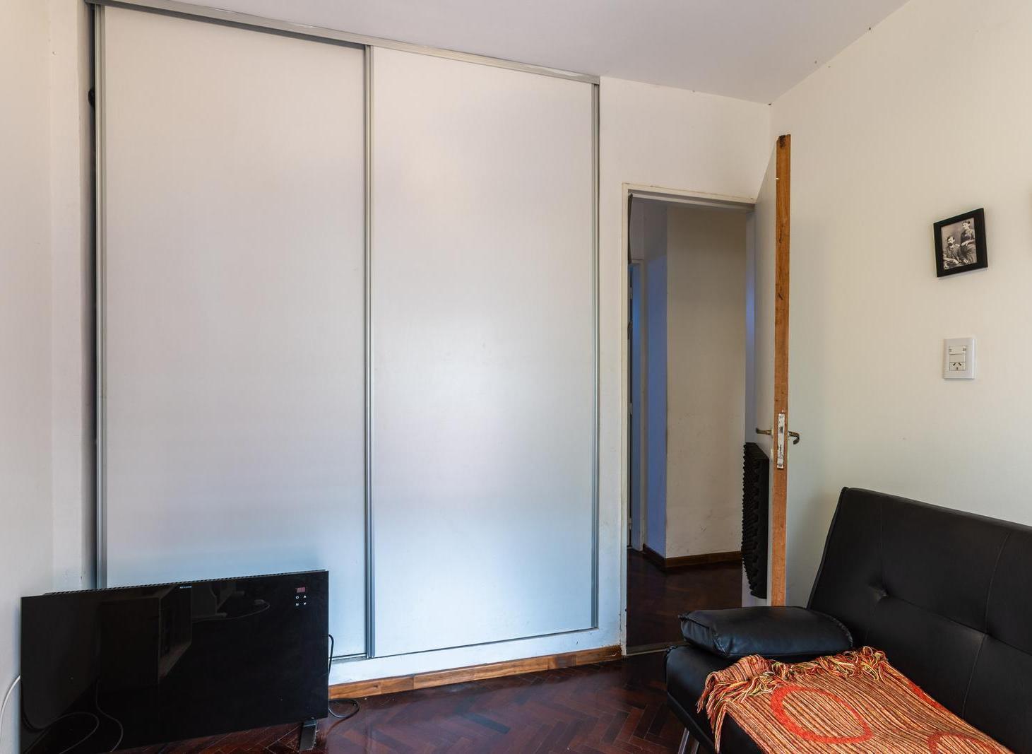 DEPARTAMENTO DE 2 DORMITORIOS CON PATIO EN BARRIO CENTRO