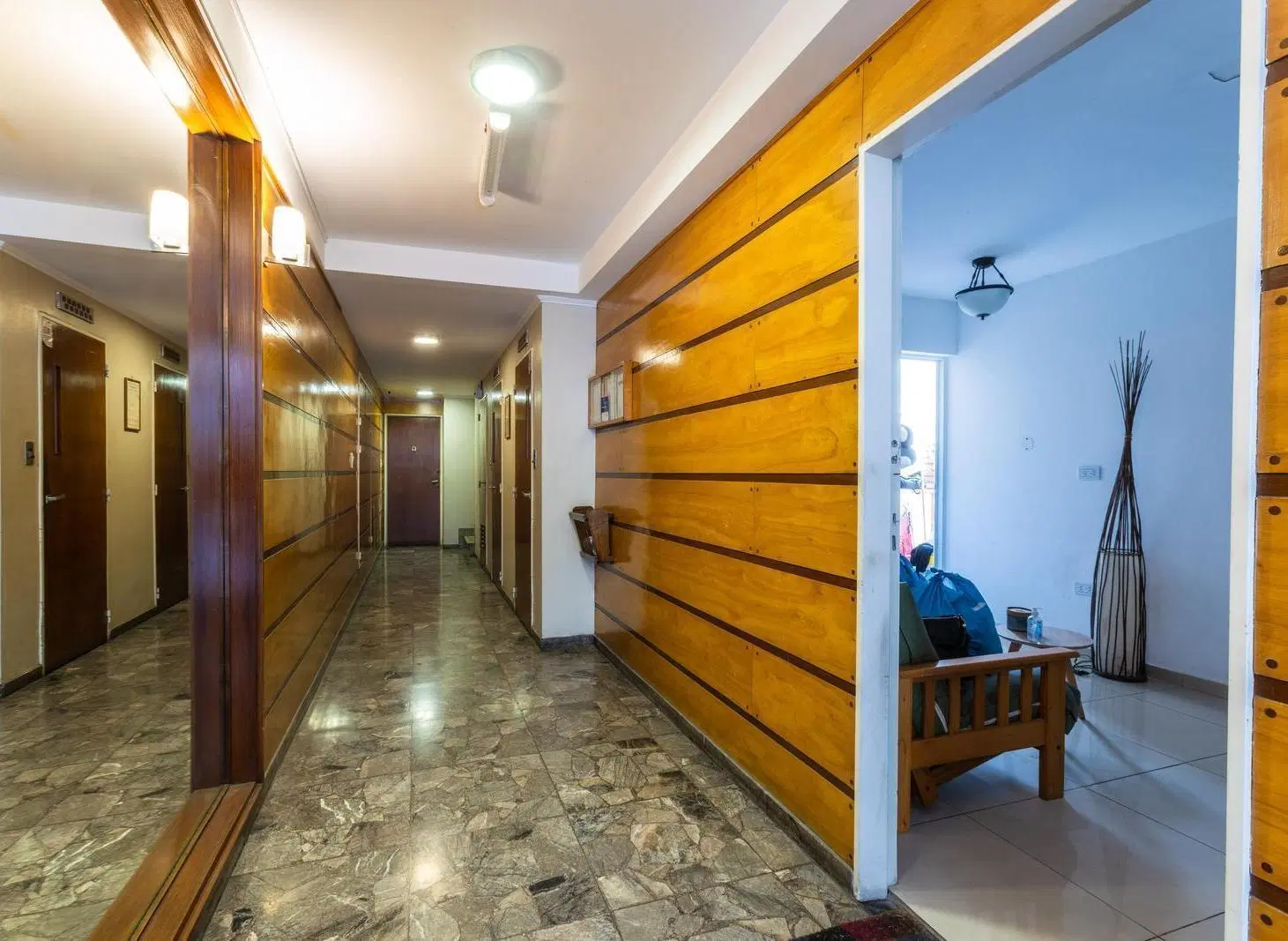 DEPARTAMENTO DE 2 DORMITORIOS CON PATIO EN BARRIO CENTRO 5