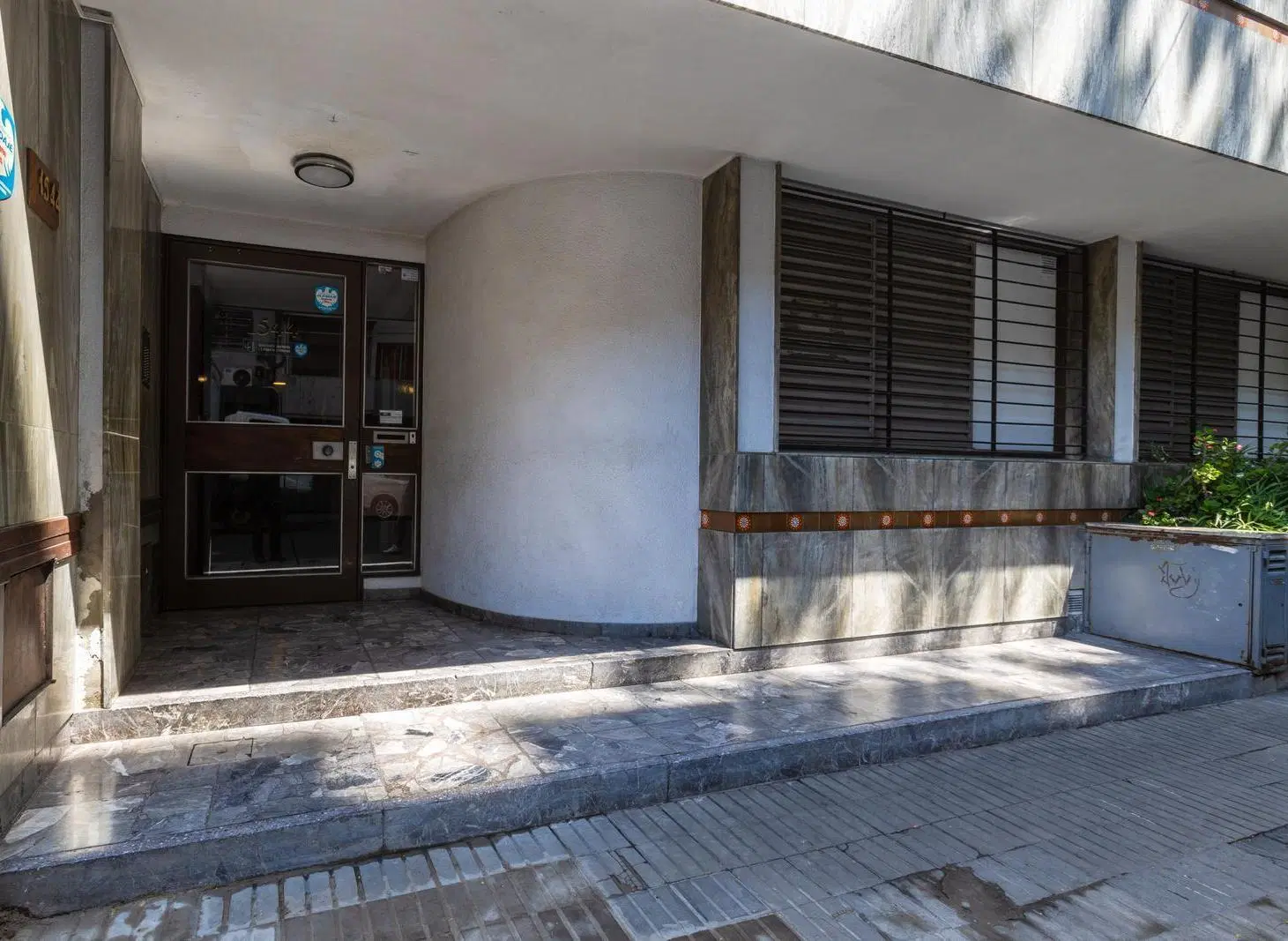 DEPARTAMENTO DE 2 DORMITORIOS CON PATIO EN BARRIO CENTRO 4