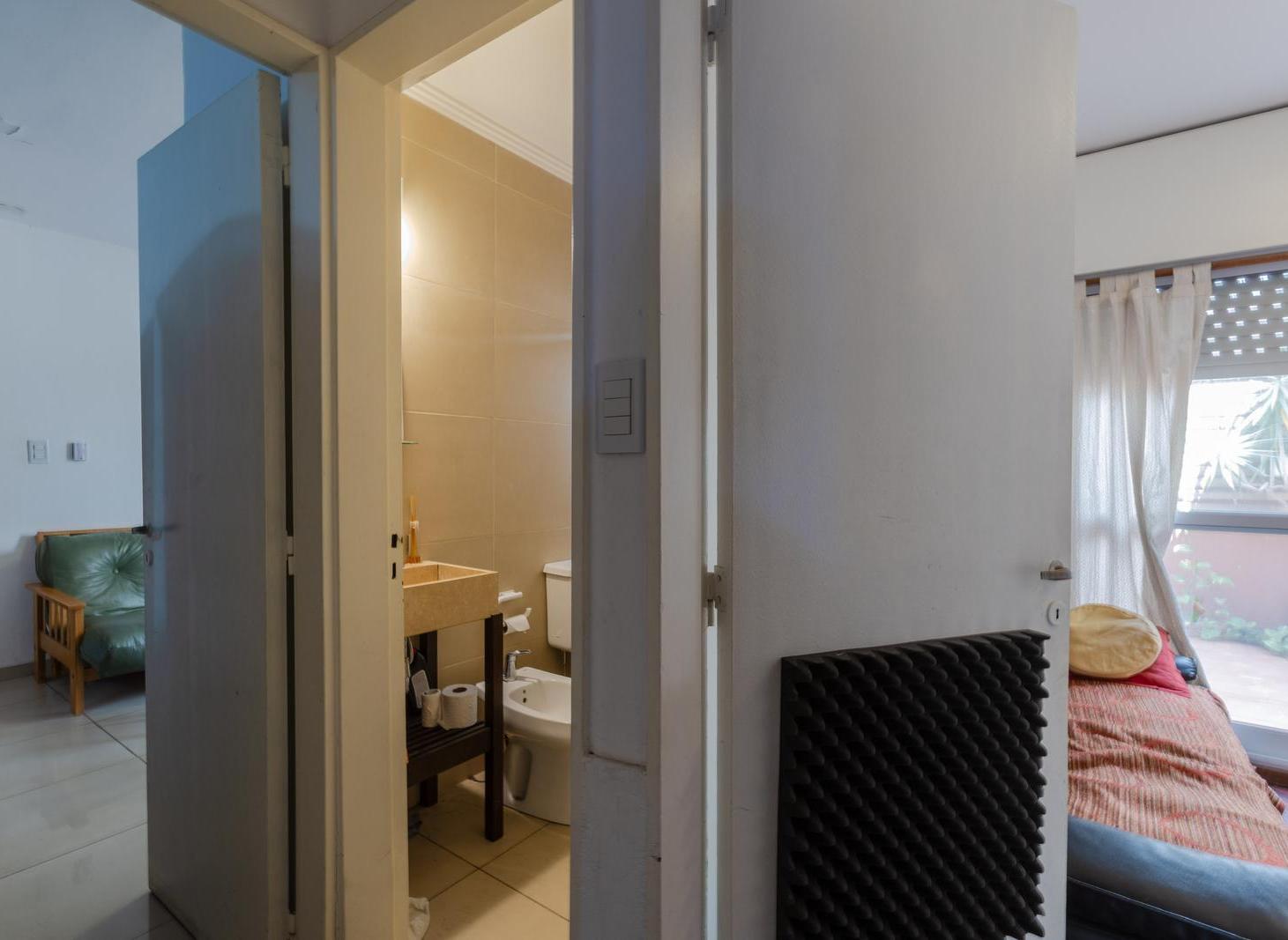 DEPARTAMENTO DE 2 DORMITORIOS CON PATIO EN BARRIO CENTRO