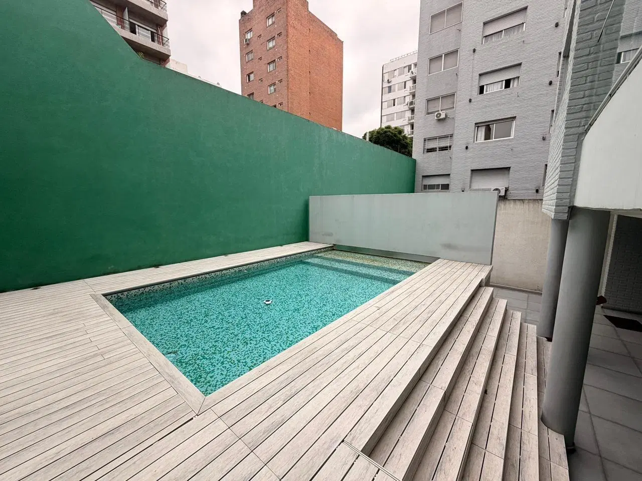 DEPTO DE 2 DORMITORIOS CON COCHERA Y BAULERA EN VENTA BARRIO CENTRO ROSARIO 8
