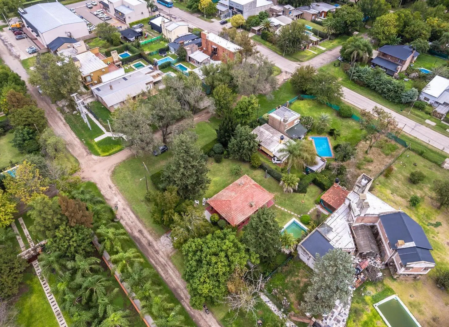 EN VENTA - CASA 2 DORMITORIOS EN ZONA CON PROYECCION - FUNES 5