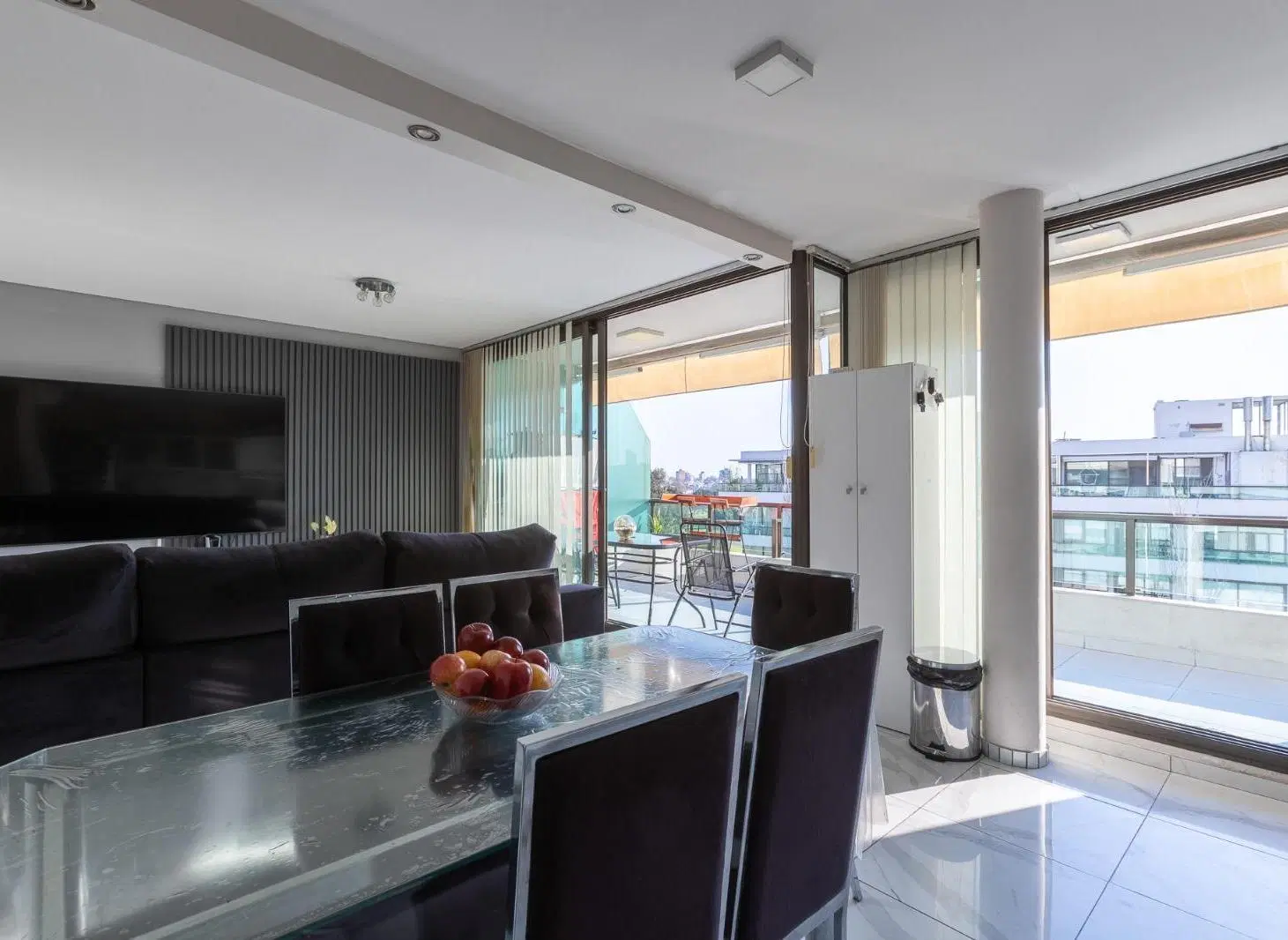 EN VENTA - DEPARTANENTO DOS DORMITORIOS CON COCHERA - CONDOMINIOS DEL ALTO 5