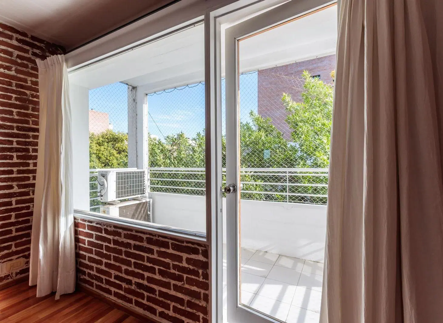EN VENTA - DEPARTAMENTO 2 DORMITORIOS CON BALCÓN APTO CRÉDITO - BARRIO REPÚBLICA DE LA SEXTA 3