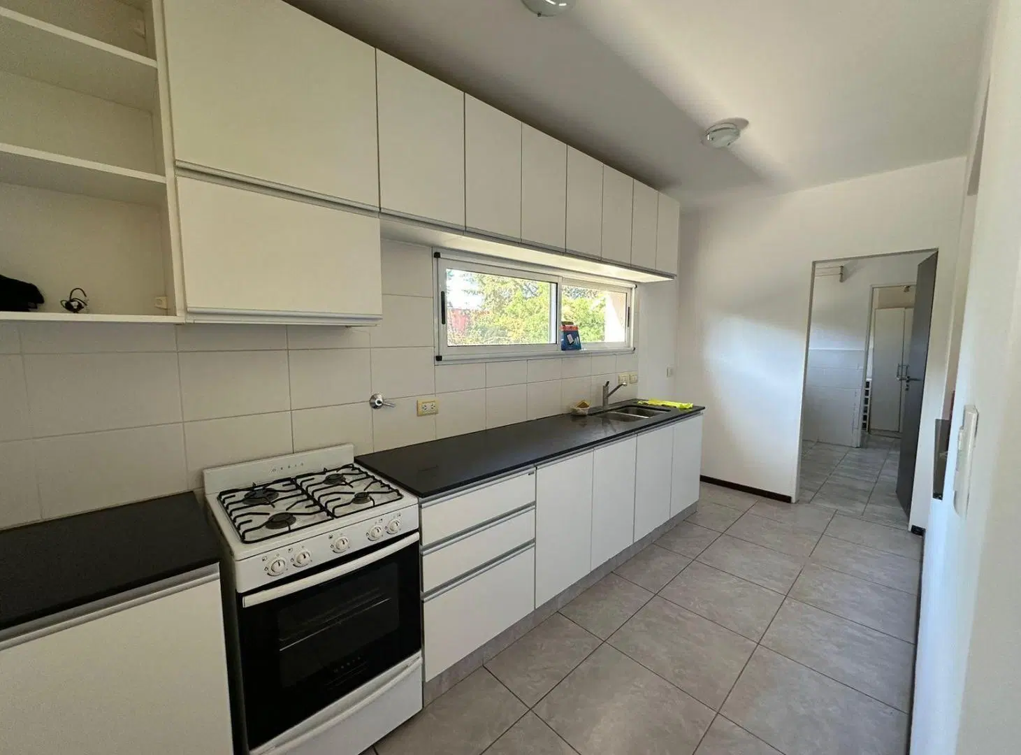 EN VENTA - CASA DE 3 DORMITORIOS BARRIO PRIVADO CAMPOS DE ESTHER - PUEBLO ESTHER 2