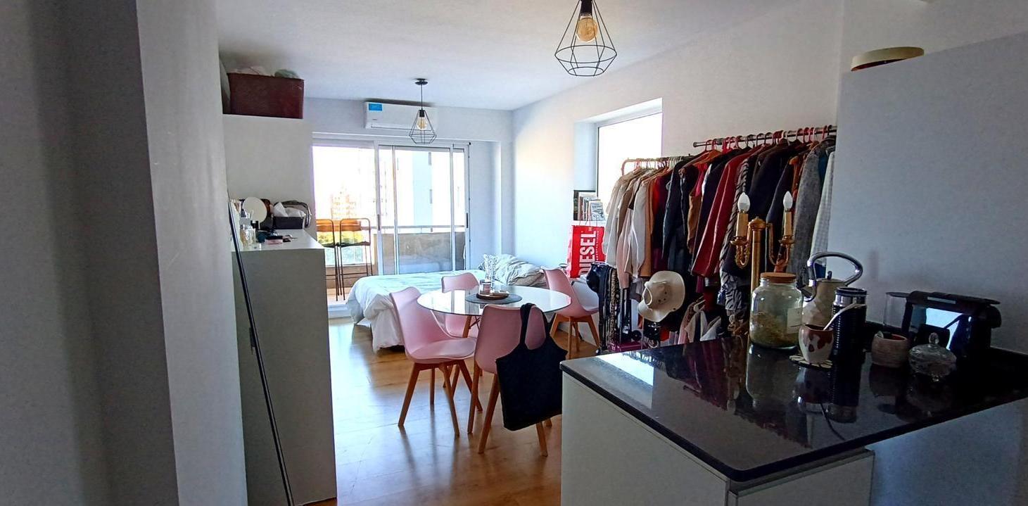 VENTA DEPARTAMENTO MONOAMBIENTE. BALCON. MARTIN