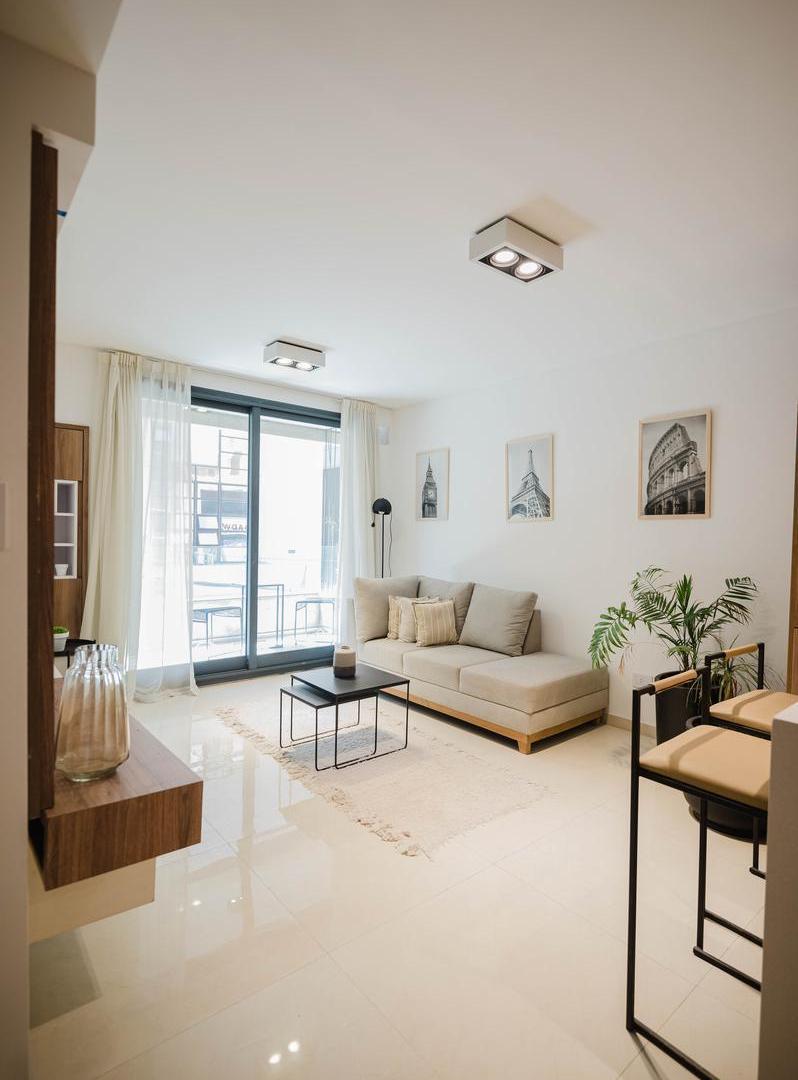 VENTA - DEPARTAMENTO UN DORMITORIO A ESTRENAR AL FRENTE CON BALCON - CENTRO RIO