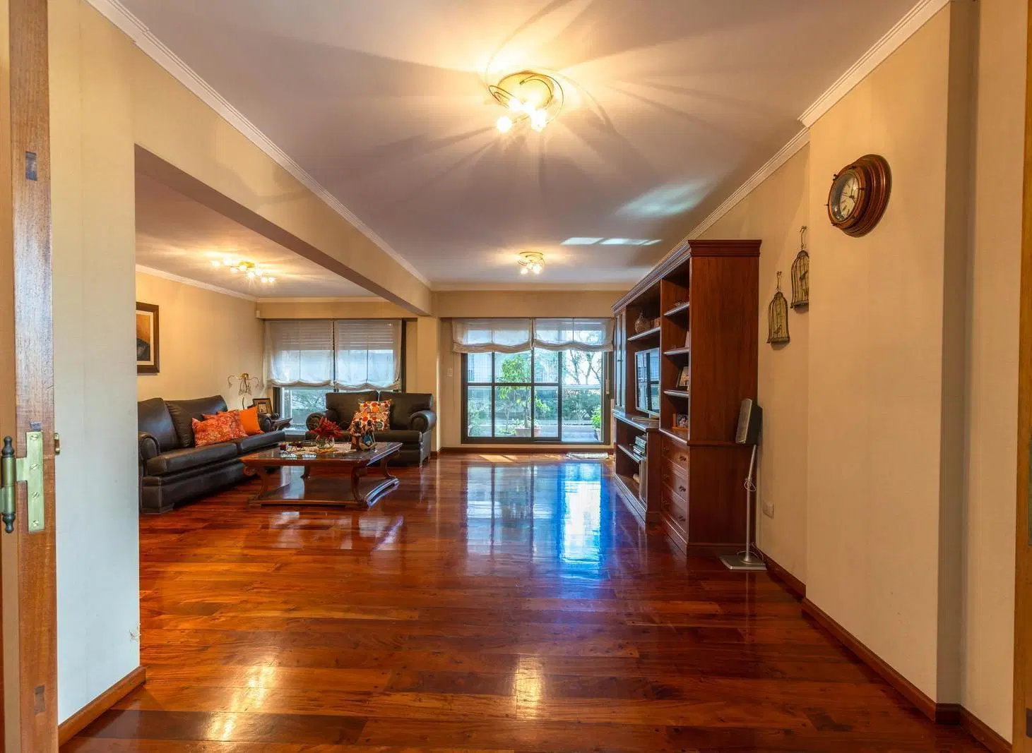 VENTA DEPARTAMENTO PISO EXCLUSIVO TRES DORMITORIOS CON COCHERA Y BAULERA EN CENTRO RIO 3