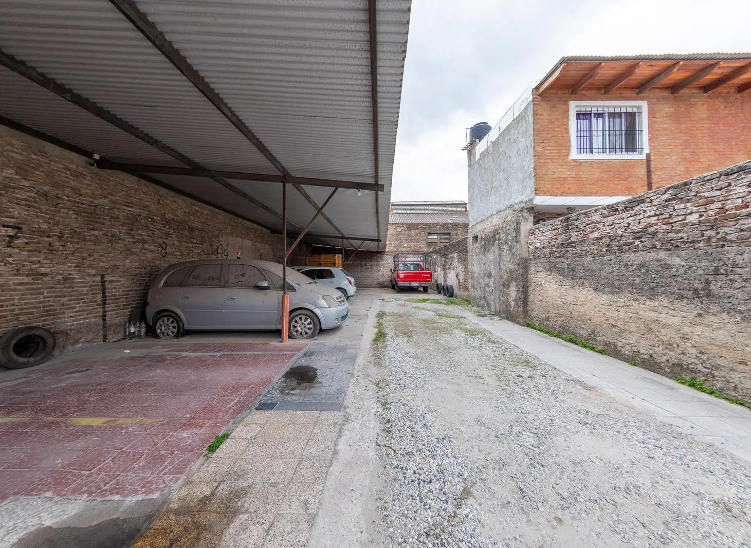 EN VENTA - COCHERA CON MONOAMBIENTE - REMEDIO DE ESCALADA DE SAN MARTIN 4