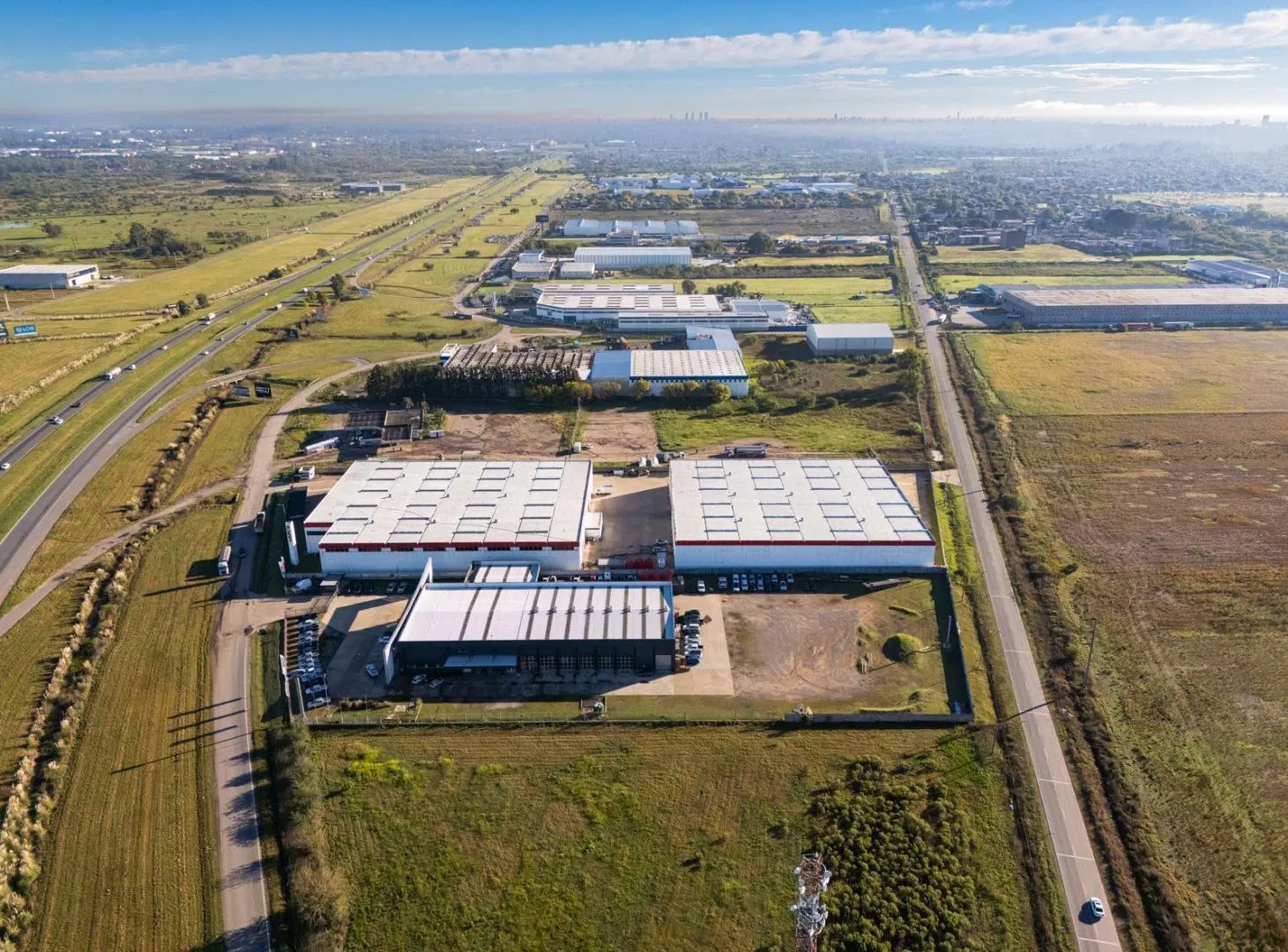 AUTOPISTA RUTA 9 KM 283 - NAVE INDUSTRIAL Y CORPORATIVA DE ALTA GAMA 3