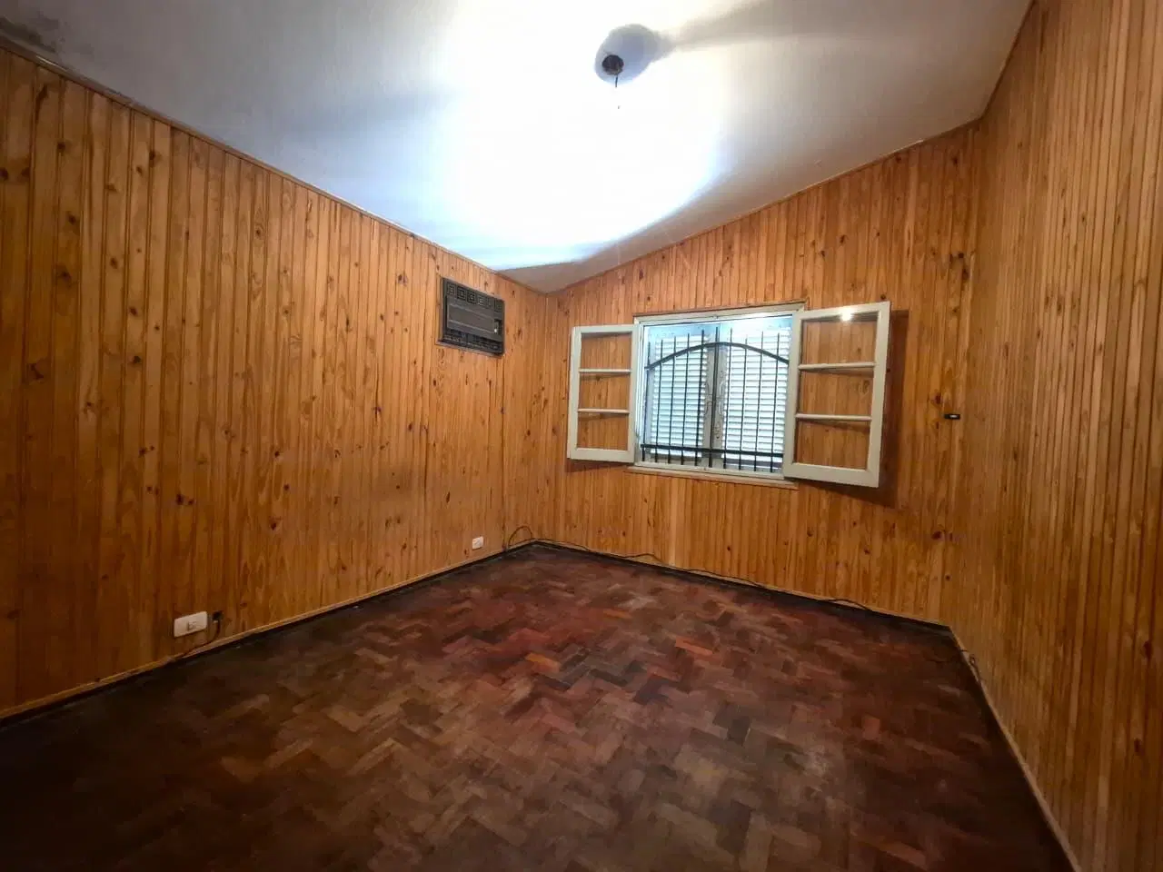 VENTA - CASA DOS DORMITORIOS - BARRIO CURA 5