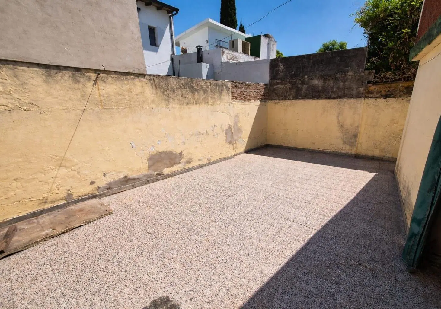 VENTA - CASA DOS DORMITORIOS - BARRIO CURA 3