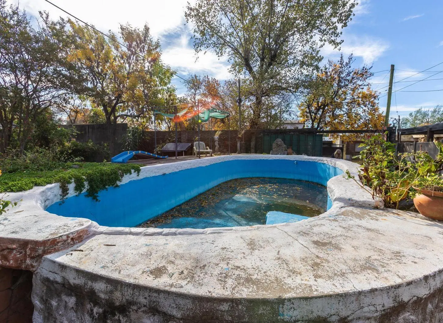 CASA EN VENTA DE 2 DORMITORIOS EN VENTA CON PISCINA FUNES 1