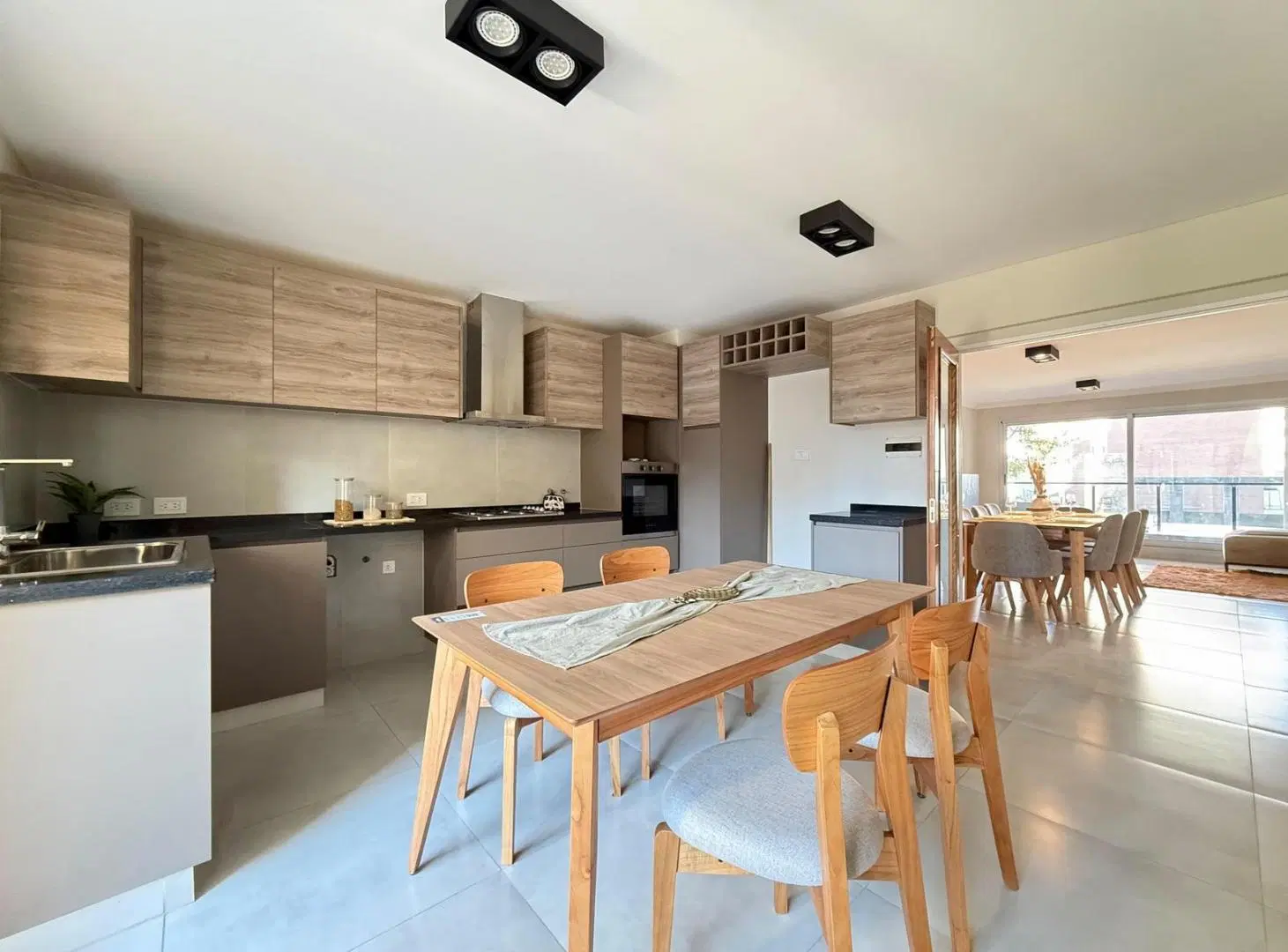 EN VENTA - DEPARTAMENTO SEMIPISO 3 DORMITORIOS CON COCHERA Y AMENITIES - CENTRO RIO, ROSARIO. 2