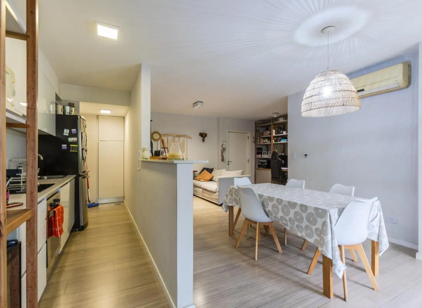 VENTA - DEPARTAMENTO DOS DORMITORIOS CON COCHERA Y BAULERA - CONDO REFINERIA 3