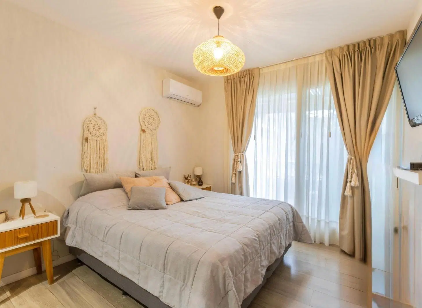 VENTA - DEPARTAMENTO DOS DORMITORIOS CON COCHERA Y BAULERA - CONDO REFINERIA 4