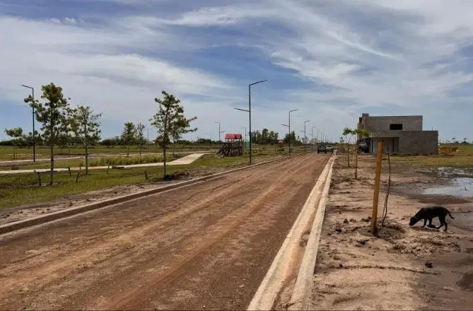 EN VENTA - LOTE EN BARRIO ABIERTO VISTALBA - RICARDONE 4