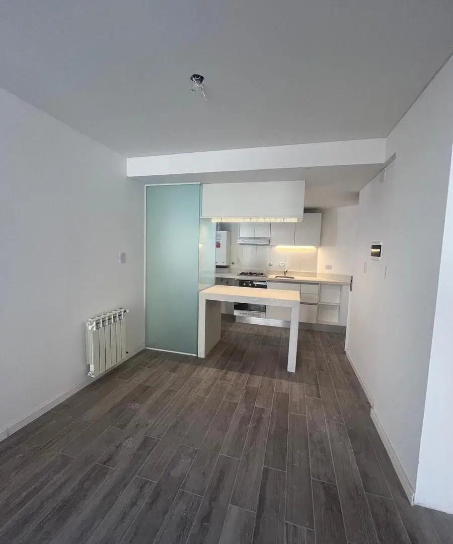 EN VENTA - DEPARTAMENTO 1 DORMITORIOS CON SUM/PARRILLERO - CENTRO 2
